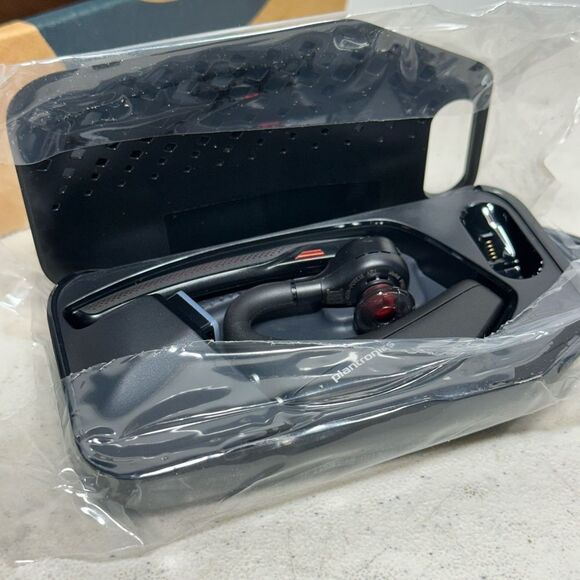 Plantronics Voyager 5200 UC Bluetooth Headset - Picture 2 of 3